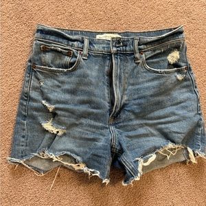 Abercrombie & Fitch 4” Mom Short